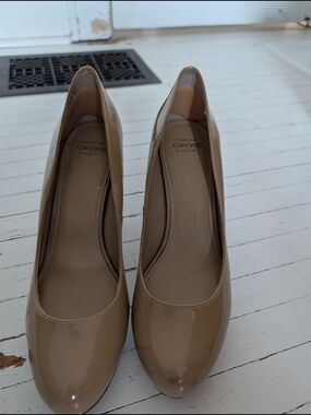 Women's Patent Leather Nude Pumps